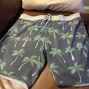Rip curl Boardshorts. Size 38, inseam approx 8”. Great condition.